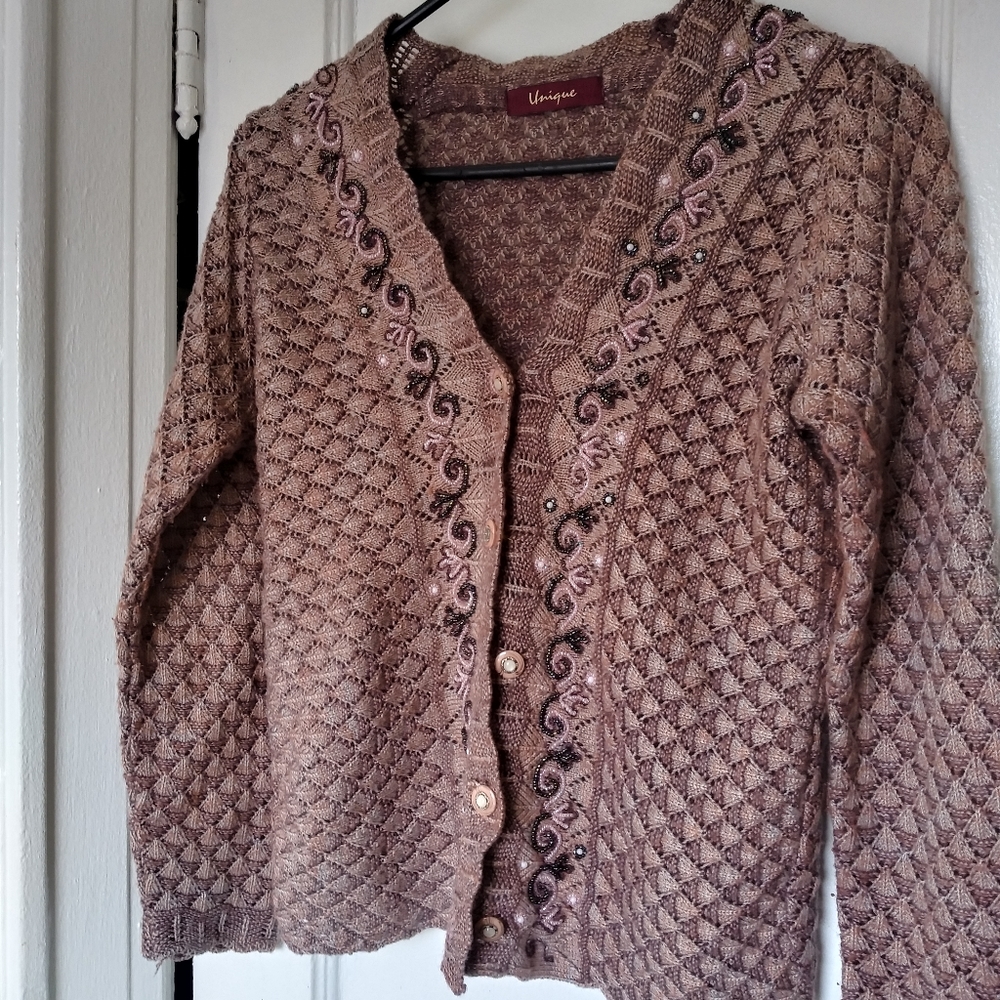 Women's vintage look sweater size small from Unique